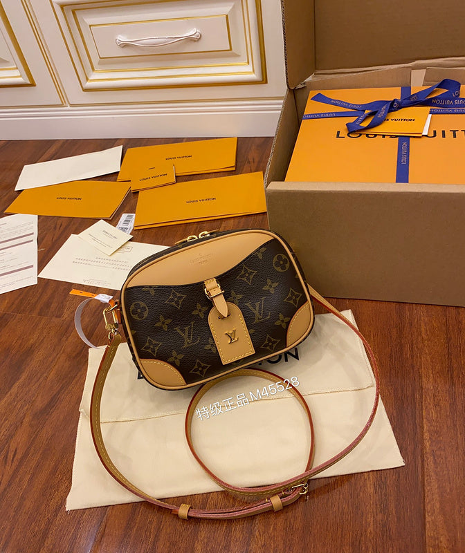 LOV - Luxurious Totes - 1373