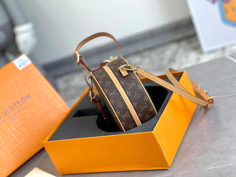 LOV - Luxurious Totes - 2074