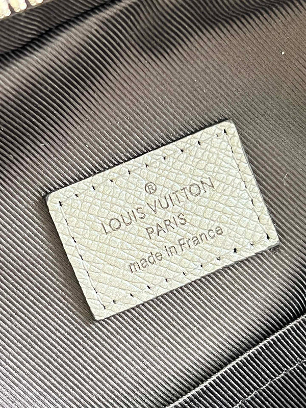 LOV - Luxurious Totes - 1607