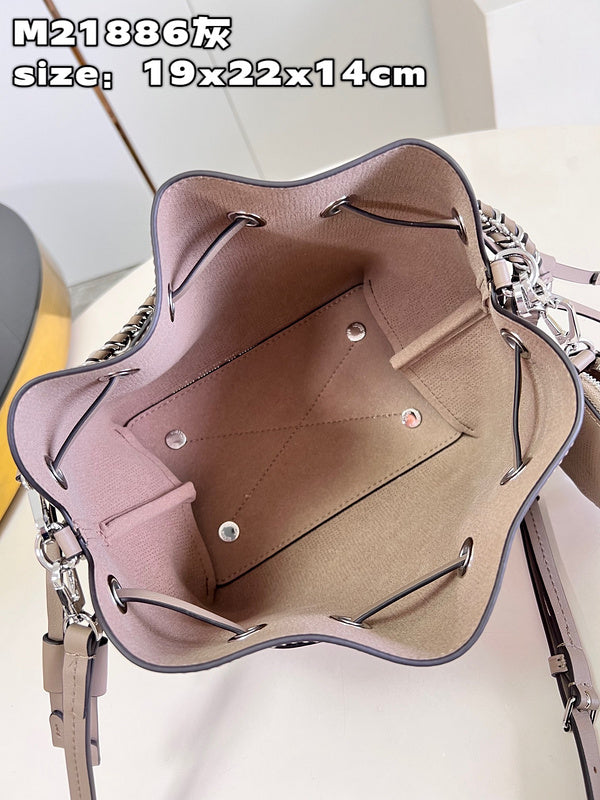 LOV - Luxurious Totes - 630
