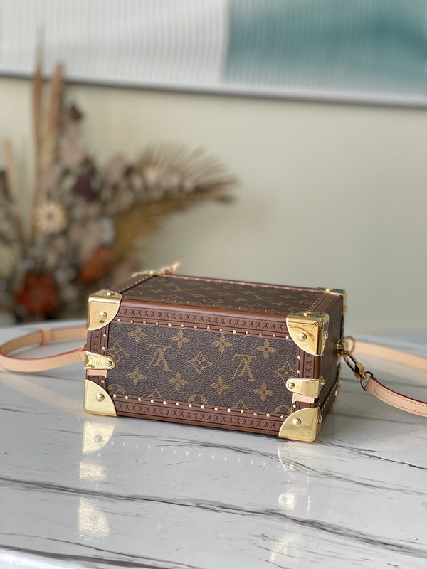 LOV - Luxurious Totes - 2262