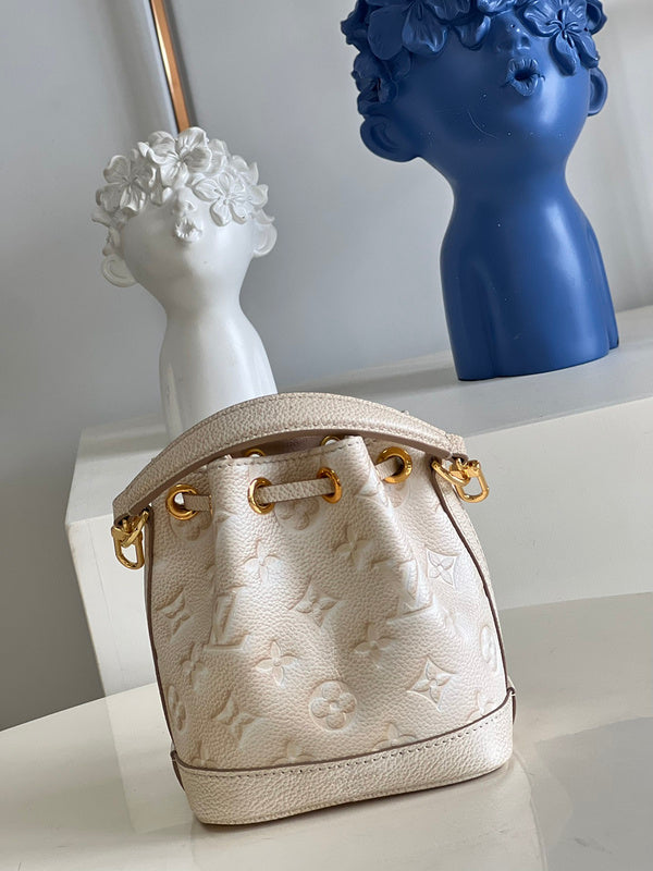 LOV - Luxurious Totes - 1323