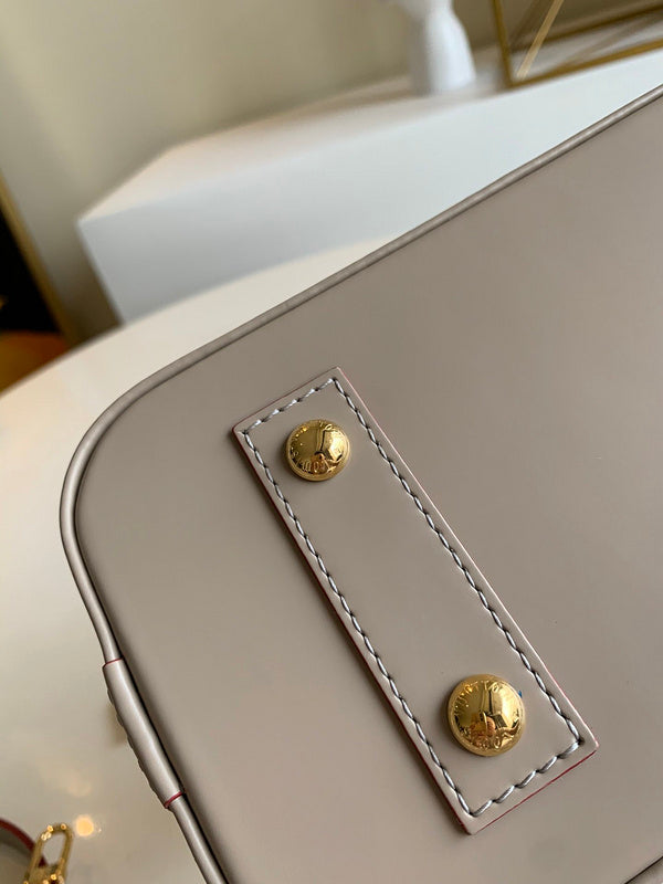 LOV - Luxurious Totes - 2588