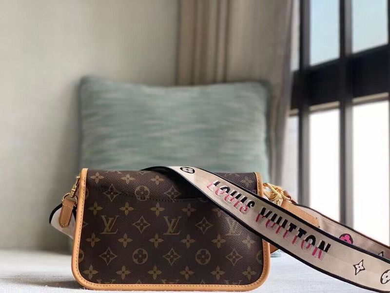 LOV - Luxurious Totes - 476