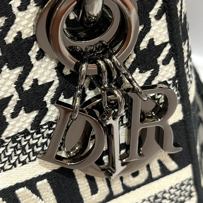 Luxurious Totes - Latest - 6205