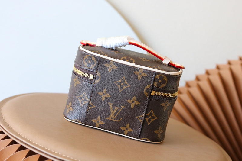LOV - Luxurious Totes - 1838