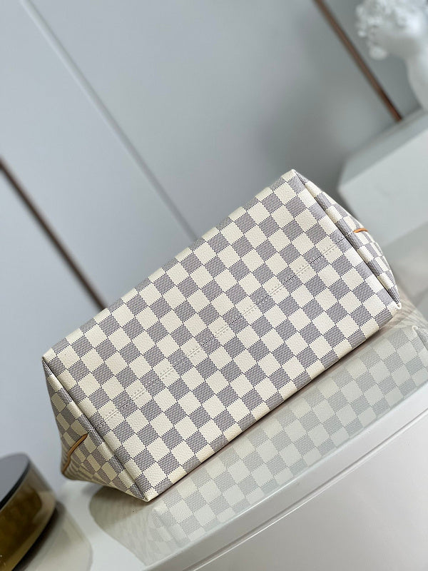 LOV - Luxurious Totes - 2205