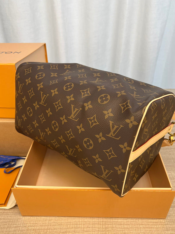 LOV - Luxurious Totes - 1635