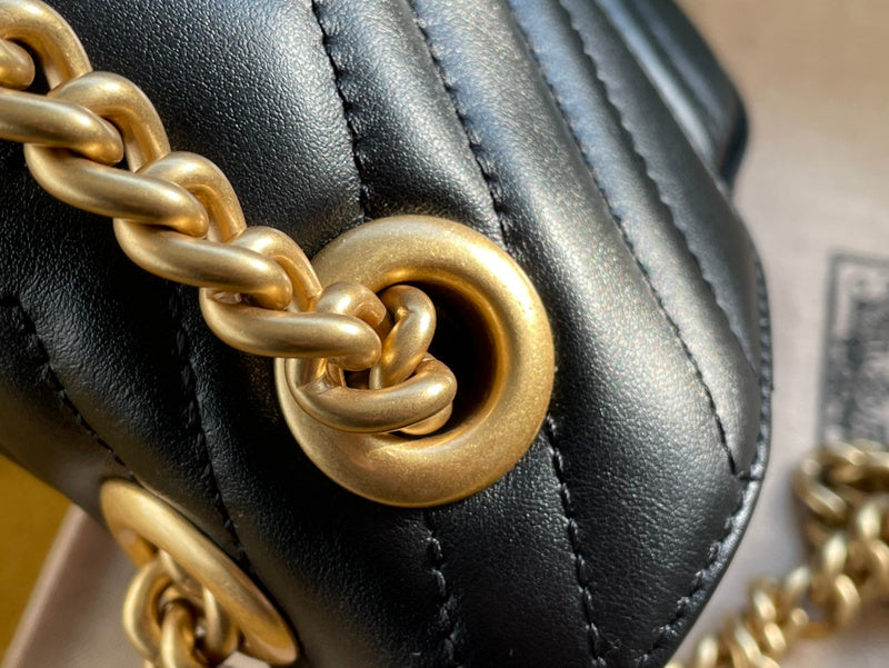 GUI - Luxurious Totes - 900