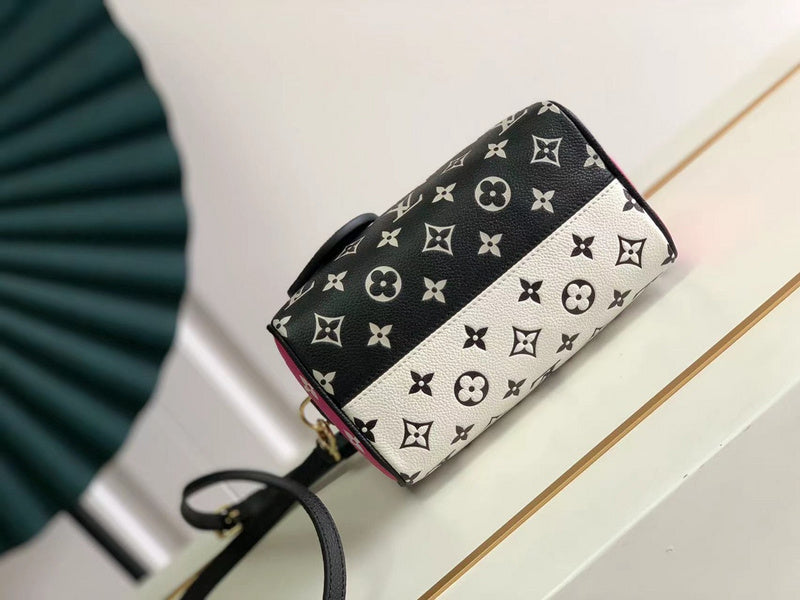 LOV - Luxurious Totes - 1630