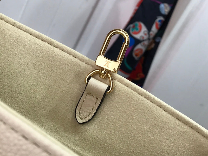 LOV - Luxurious Totes - 2487