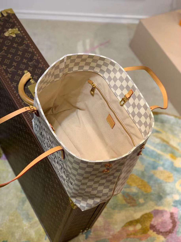 LOV - Luxurious Totes - 2131