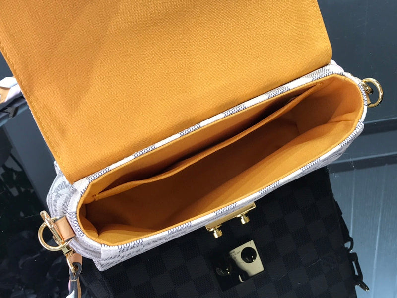 LOV - Luxurious Totes - 1819