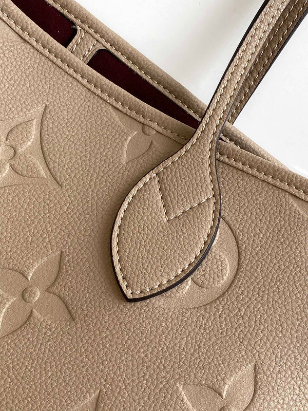LOV - Luxurious Totes - 1672