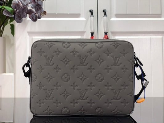LOV - Luxurious Totes - 1773