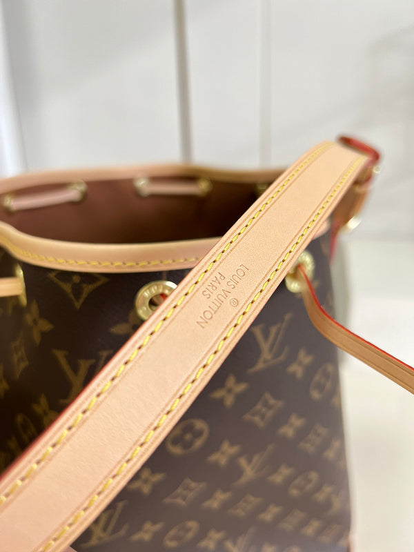 LOV - Luxurious Totes - 2007