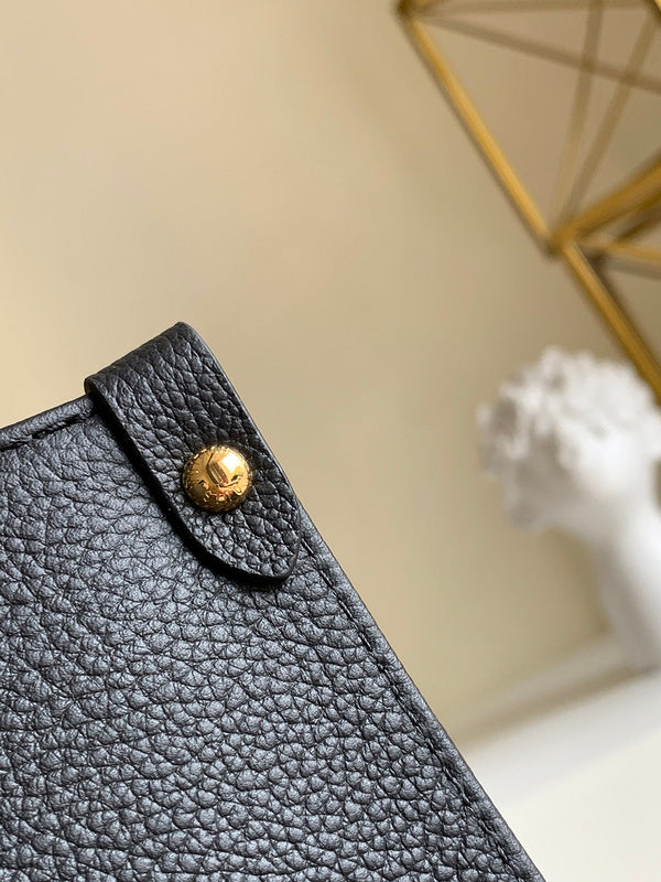 LOV - Luxurious Totes - 2020