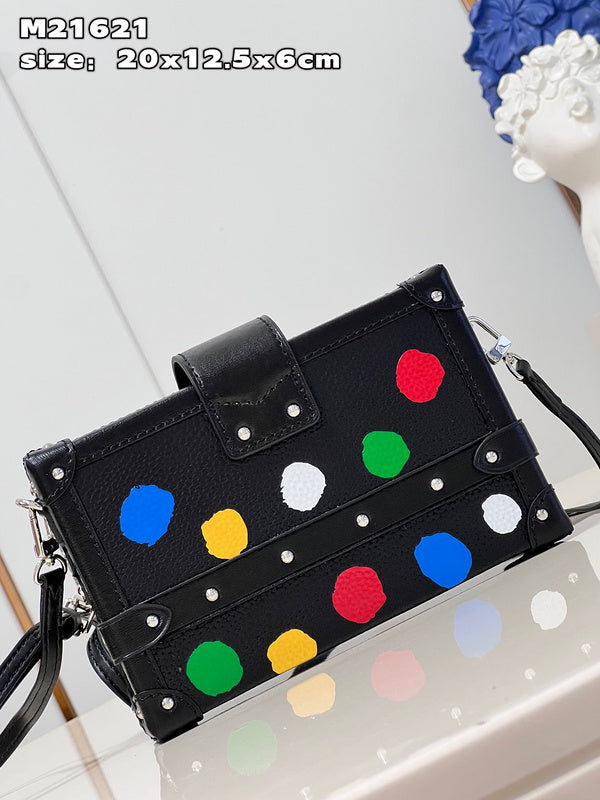 LOV - Luxurious Totes - 244