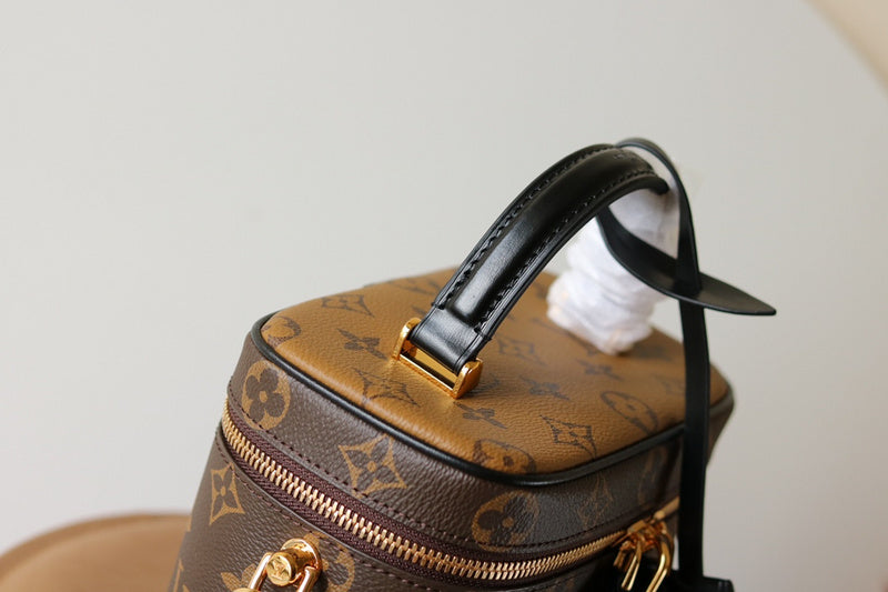 LOV - Luxurious Totes - 2070