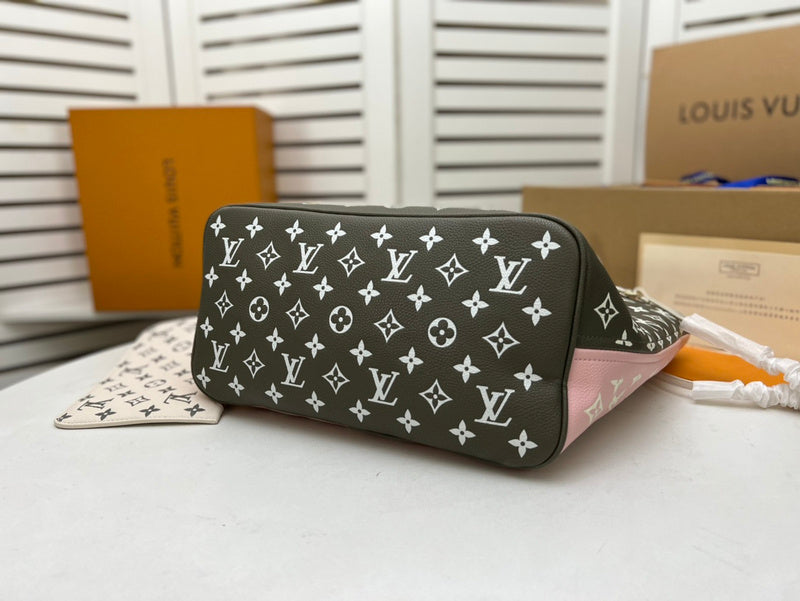LOV - Luxurious Totes - 1430