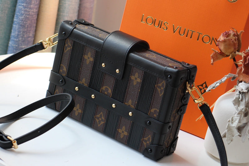 LOV - Luxurious Totes - 2514