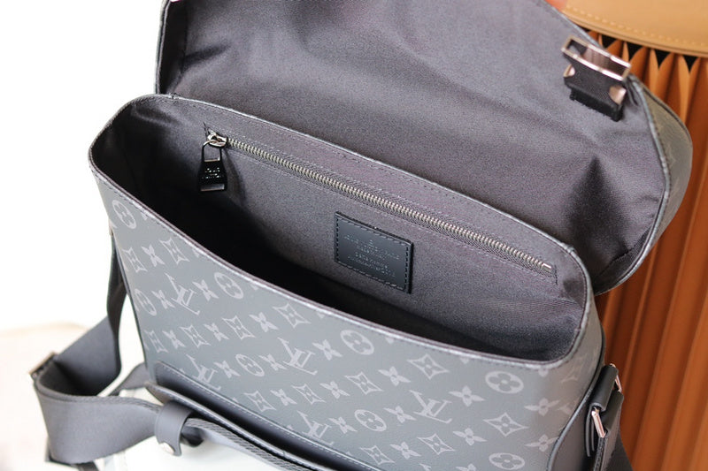 LOV - Luxurious Totes - 2045