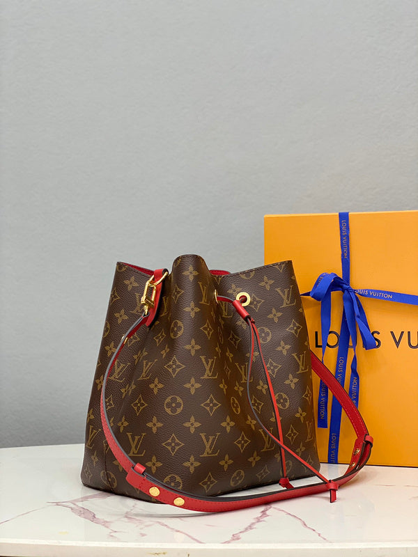 LOV - Luxurious Totes - 2460