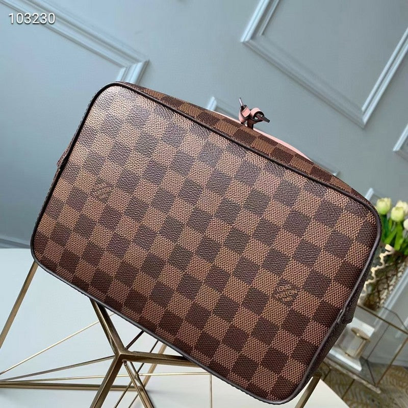 LOV - Luxurious Totes - 2081