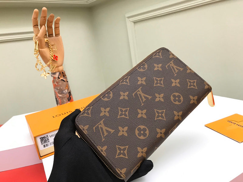 Luxurious Totes - Latest - 688