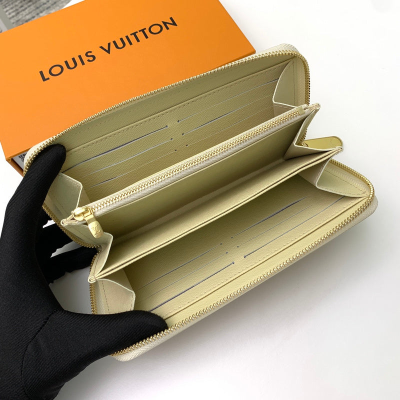 Luxurious Totes - Latest - 687