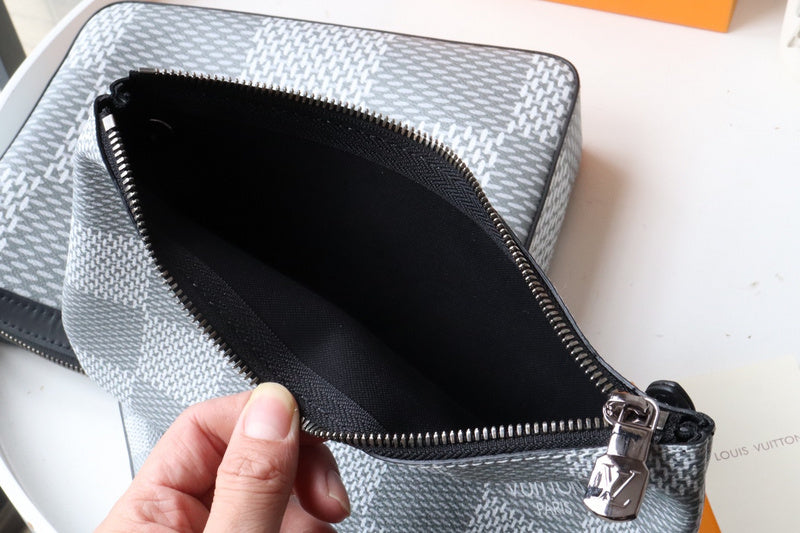 LOV - Luxurious Totes - 2372