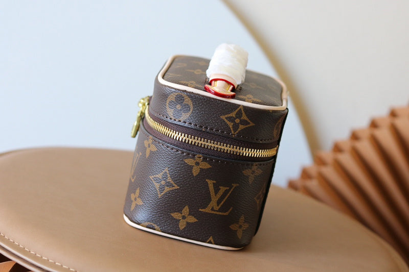 LOV - Luxurious Totes - 1838