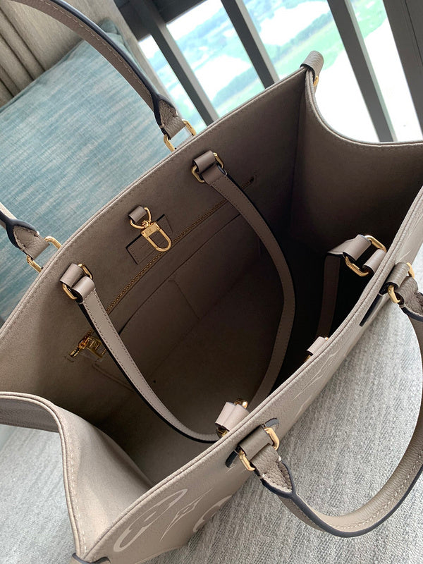 LOV - Luxurious Totes - 1022