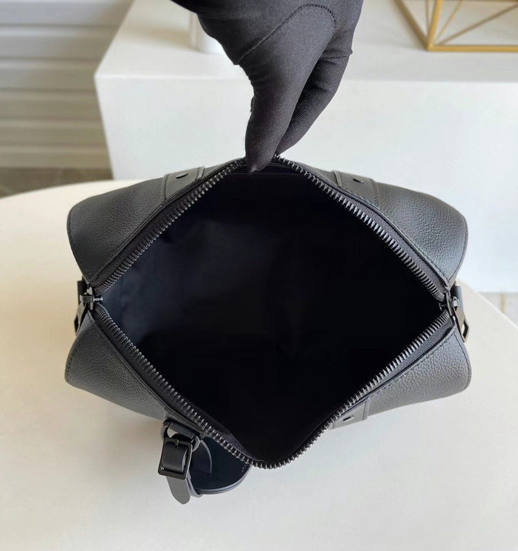 LOV - Luxurious Totes - 2236