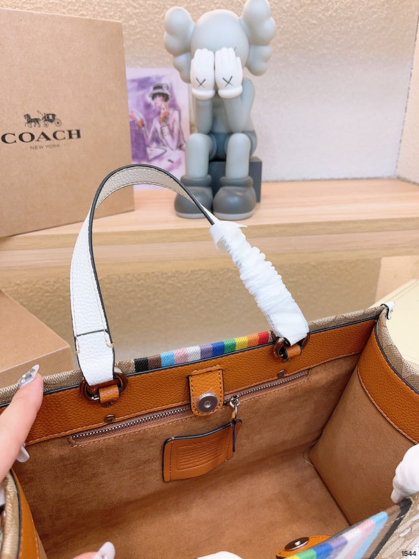 Luxurious Totes - CCH2 Bags - 137