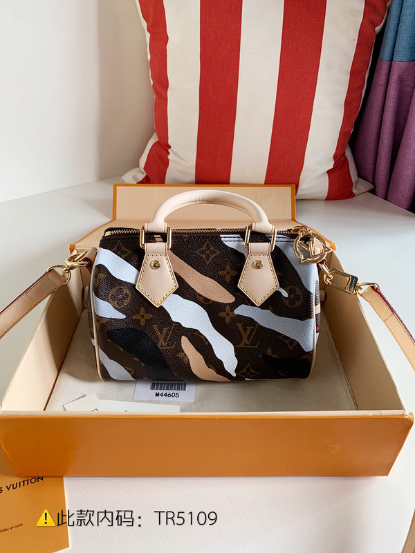 Luxurious Totes - Latest - 9715