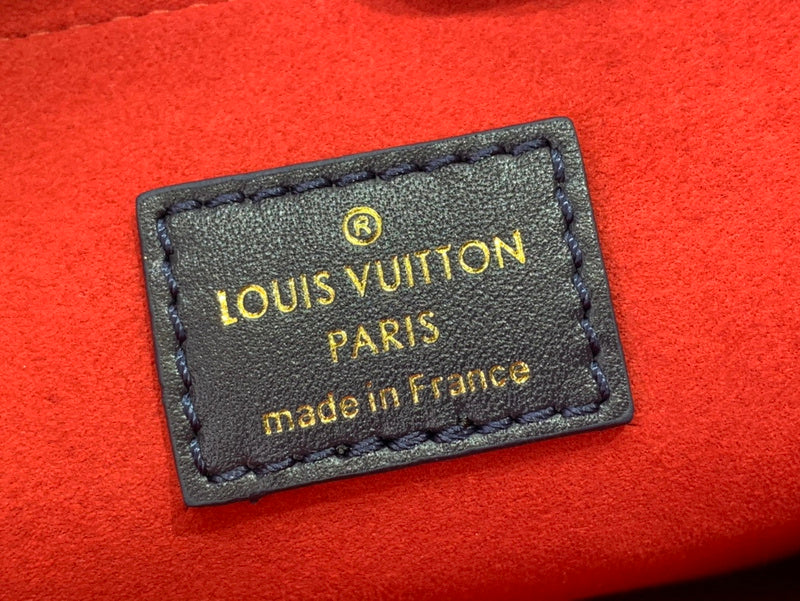 LOV - Luxurious Totes - 1227