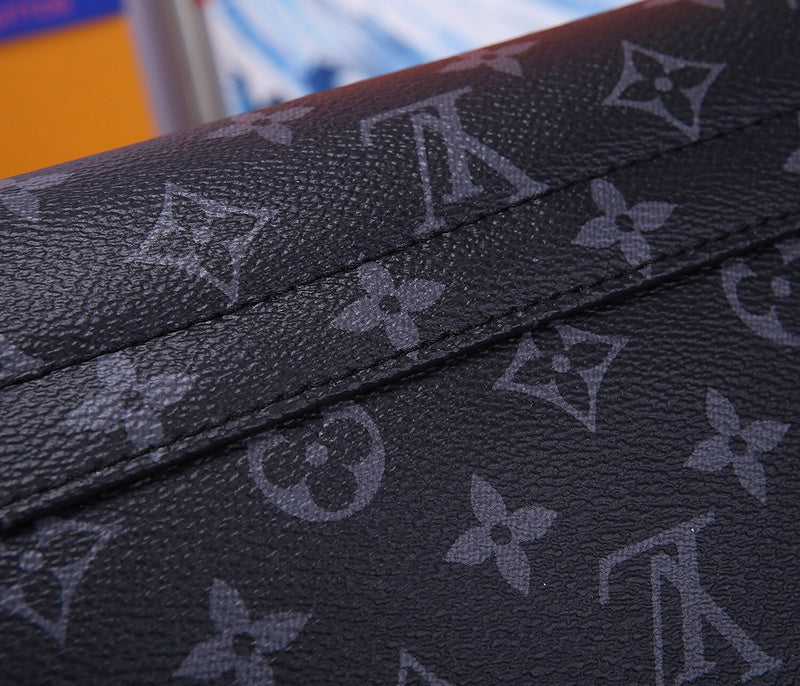 LOV - Luxurious Totes - 1972