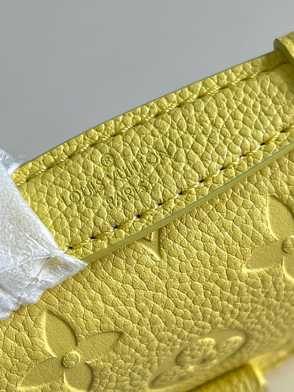 LOV - Luxurious Totes - 1699