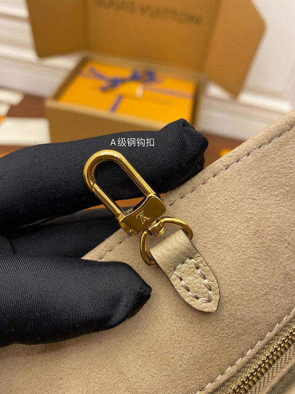 LOV - Luxurious Totes - 1047