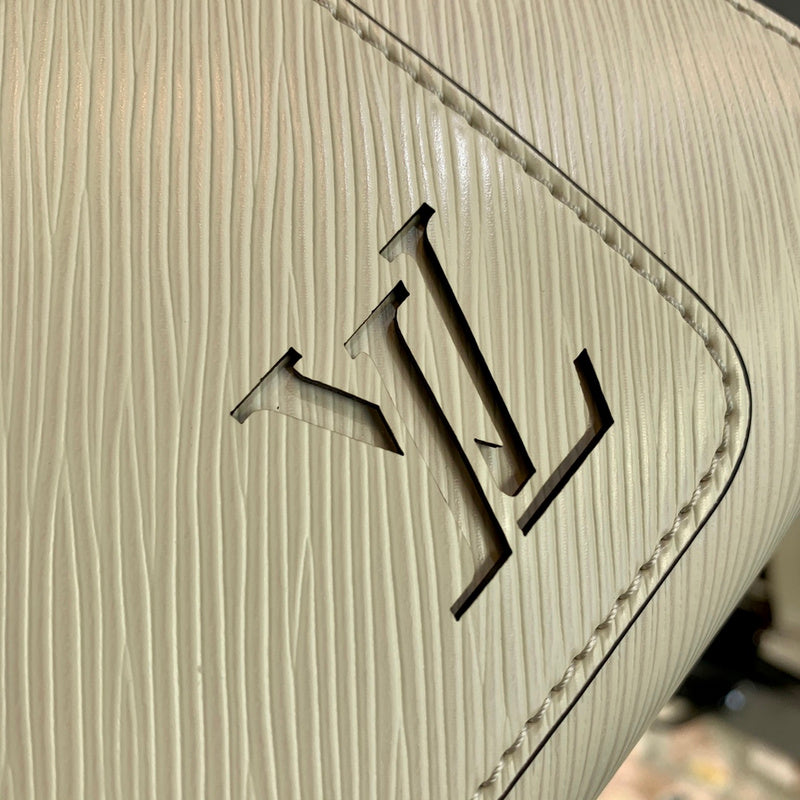 LOV - Luxurious Totes - 1600