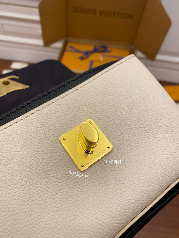 LOV - Luxurious Totes - 2090