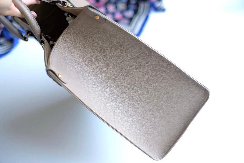 LOV - Luxurious Totes - 2584