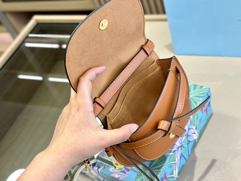 Luxurious Totes - LW-CH Bags - 010