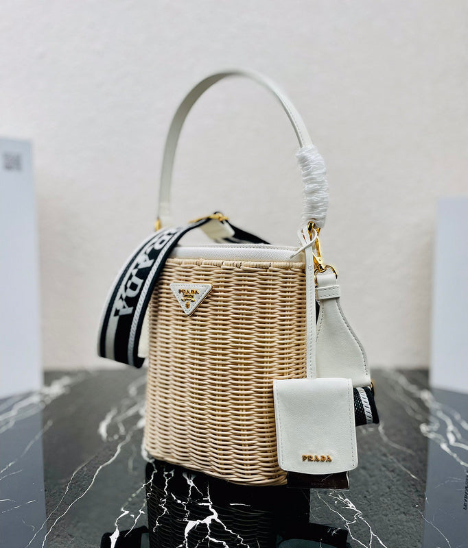 Luxurious Totes - Latest - 4540