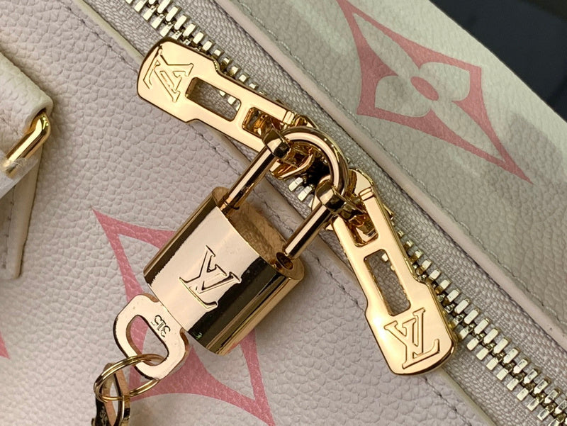 LOV - Luxurious Totes - 679