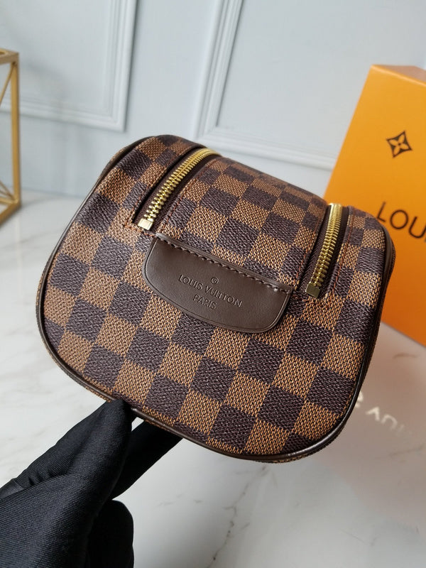 LOV - Luxurious Totes - 2331