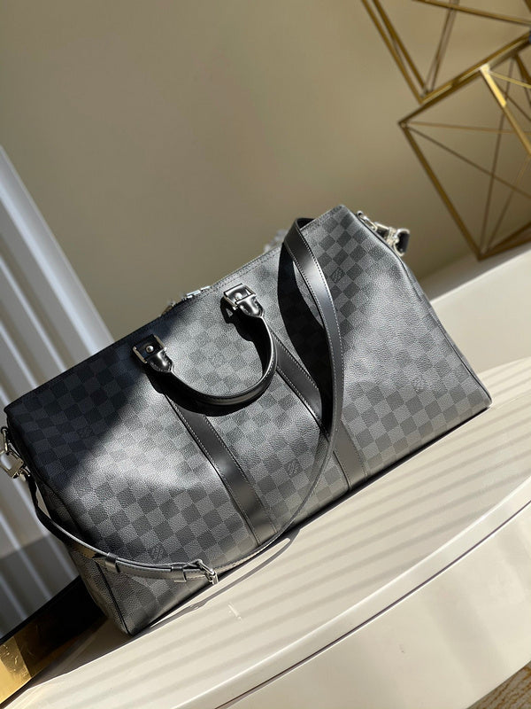LOV - Luxurious Totes - 1889