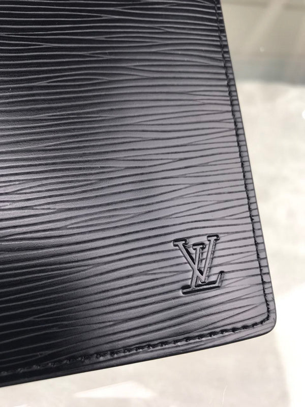 LOV - Luxurious Totes - 2560