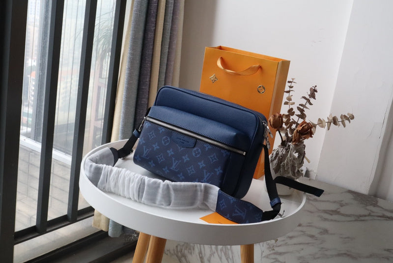 LOV - Luxurious Totes - 1713
